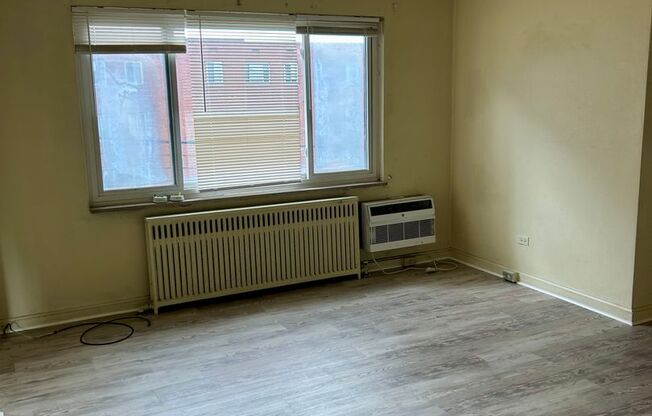 Top Floor 2 Bedroom Apartment  in Shadyside