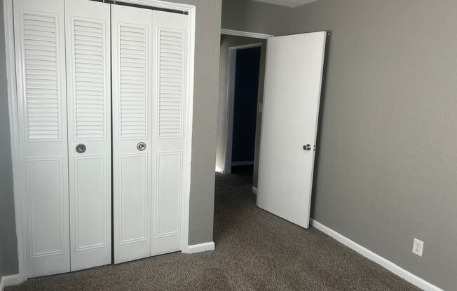 2 beds, 1 bath, 750 sqft, $1,170, Unit B12 1037 13