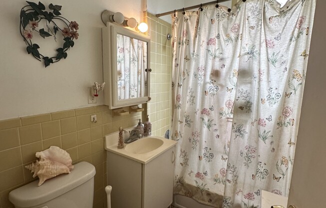 1 bed, 1 bath, $2,450, Unit 8