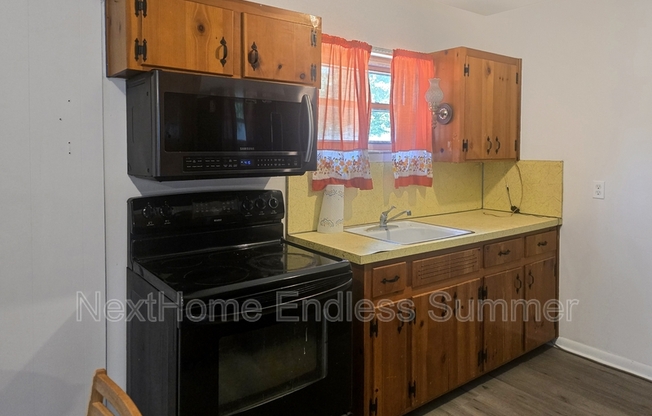 329 PARKWOOD DR