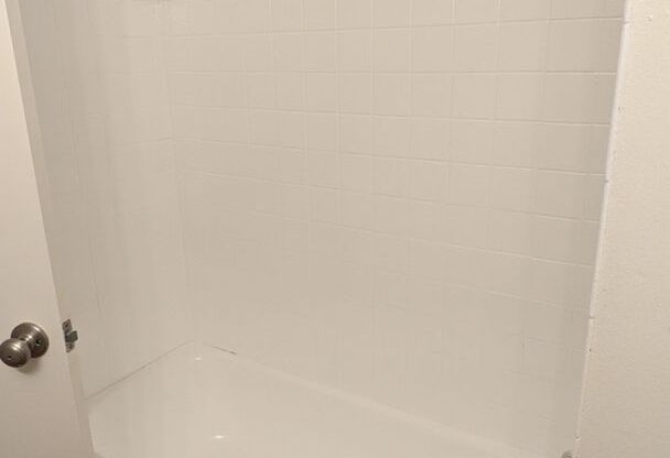 2 beds, 1 bath, 800 sqft, $1,413, Unit 3485-11