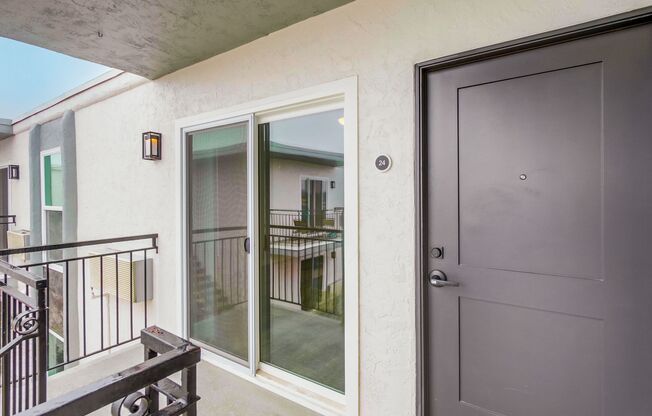 2 beds, 2 baths, 875 sqft, $3,025, Unit 4820-24