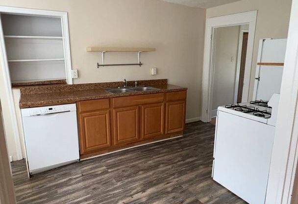 2 beds, 1 bath, $1,000