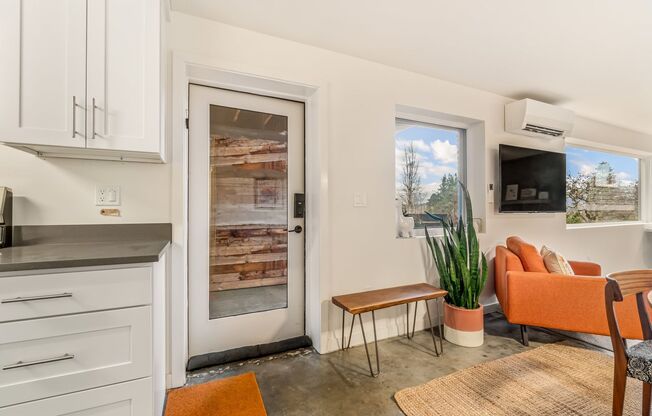Fully Furnished, 2 Bedroom Rental - Great Location!