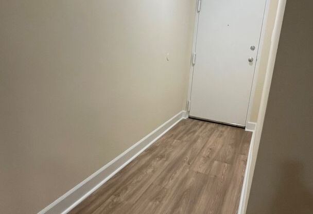 3 beds, 2 baths, 1,152 sqft, $2,200, Unit 14209 #202