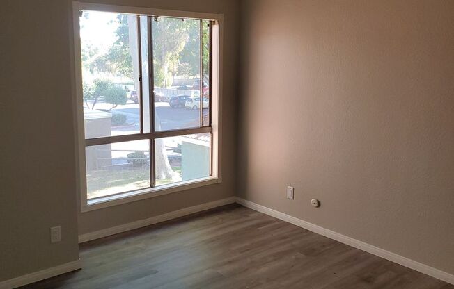 2 beds, 1 bath, $2,600