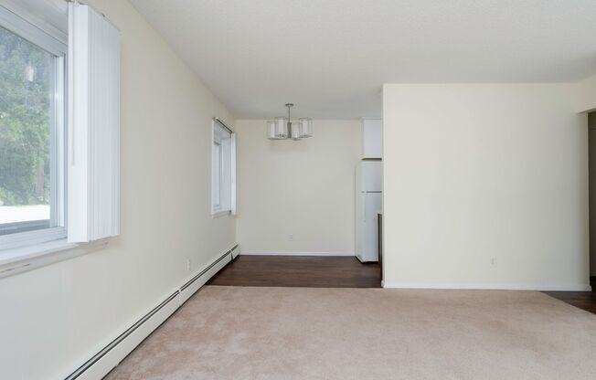 2 beds, 1 bath, 900 sqft, $1,325, Unit 301