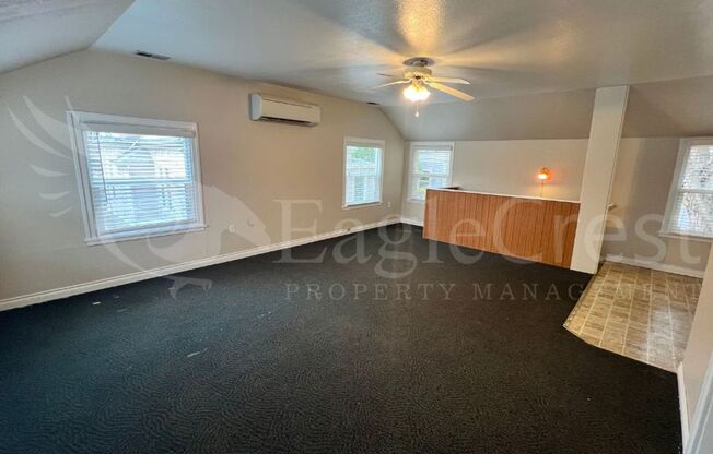 1 bed, 1 bath, 700 sqft, $850, Unit Unit 2