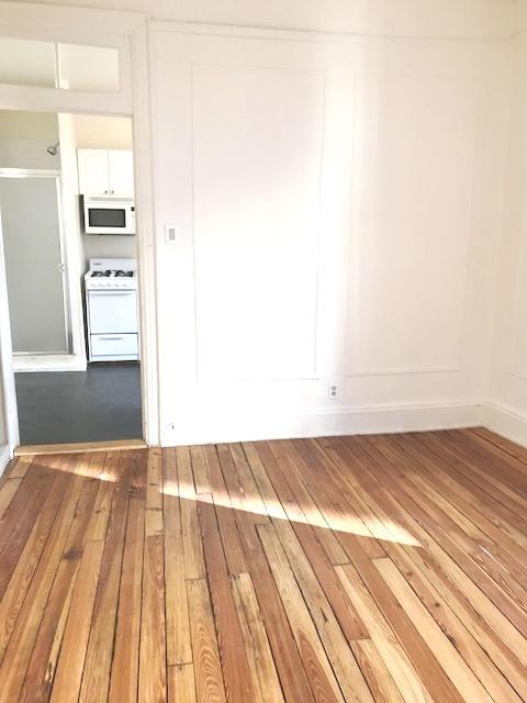 1 bed, 1 bath, 400 sqft, $3,250, Unit 18