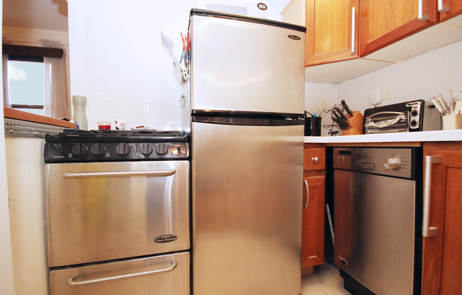 460 E 79 ST