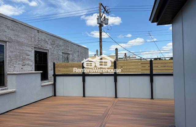 1575 UNIVERSITY AVE W