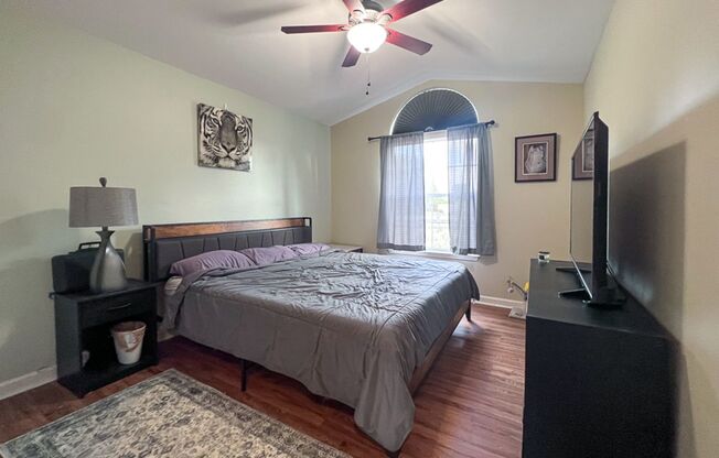 3 beds, 2 baths, $2,200