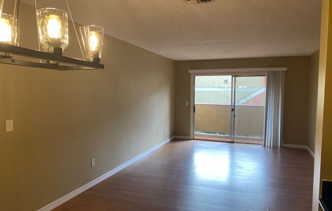 2 beds, 2 baths, $1,595, Unit #202