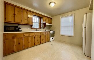 2 beds, 1 bath, $1,195, Unit #2