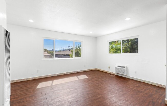 1031 LESLIE RD
