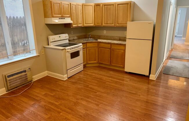 Chestnut St 4439