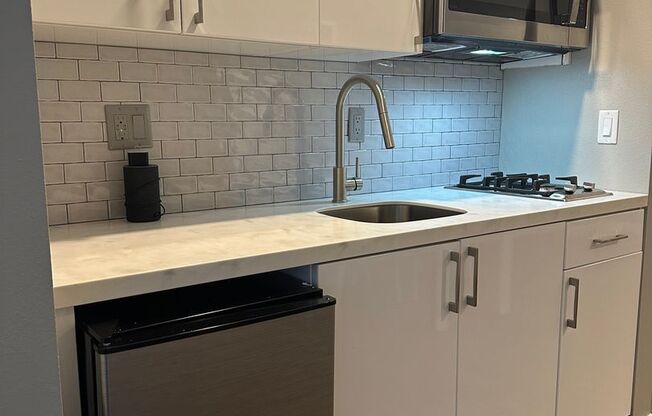 Studio, 1 bath, 188 sqft, $1,850, Unit 434-306