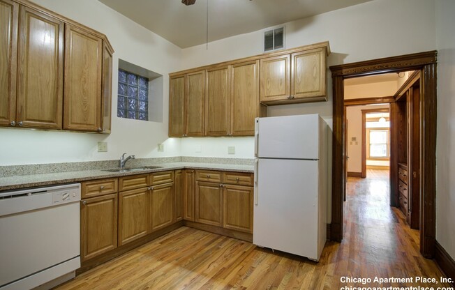 638 W Drummond Pl 20