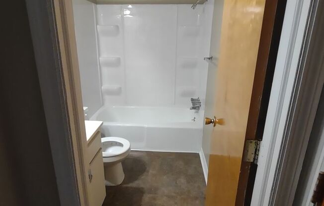 1 bed, 1 bath, 650 sqft, $829, Unit 68