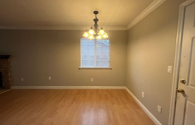 3bed 2bath available in Rosemont! Pet friendly with full size Washer & Dryer!