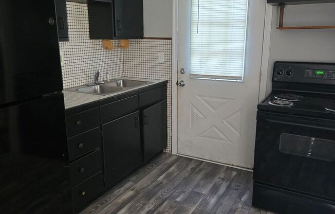 2BR/1BA House recently renovated