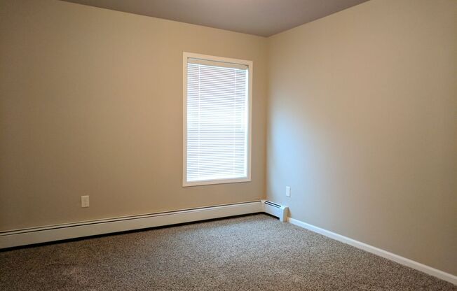 2 beds, 1 bath, 895 sqft, $1,040, Unit 2360-304
