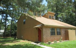 2BR/2BA townhome on quiet cul de sac.