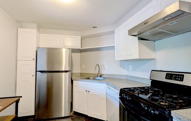 1 bed, 1.5 baths, 827 sqft, $2,900, Unit 306