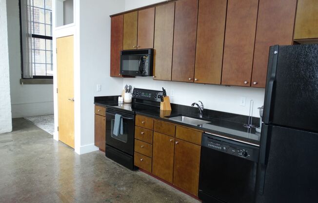 1 bed, 1 bath, 851 sqft, $1,650, Unit 110-109