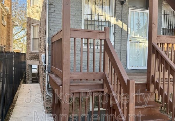 7249 S RIDGELAND AVE