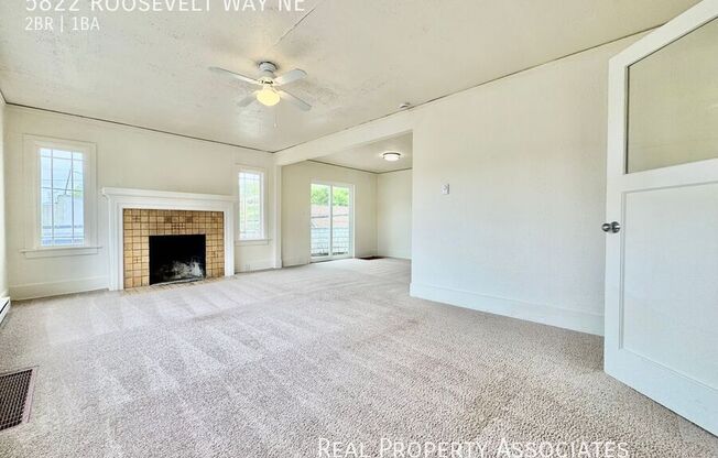 5822 ROOSEVELT WAY NE