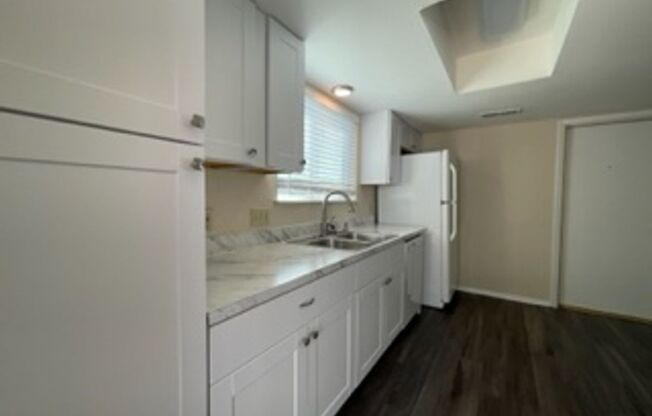 2 beds, 2 baths, $1,600