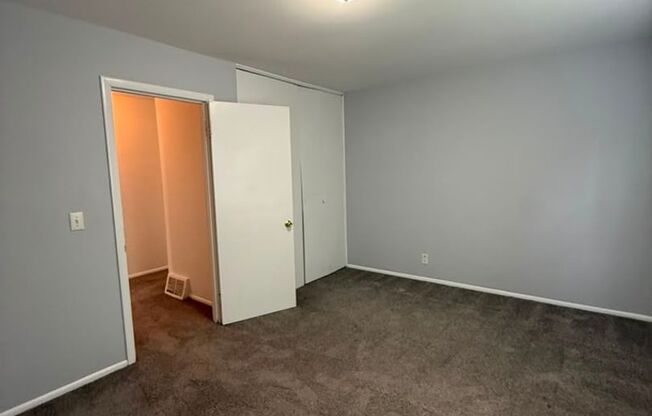 2 beds, 1 bath, 850 sqft, $1,550, Unit 105HS