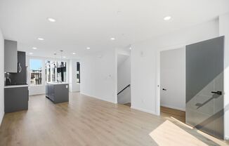 Brand new, never lived in 3 bed 2.5 bath townhome in Cedar Park with parking