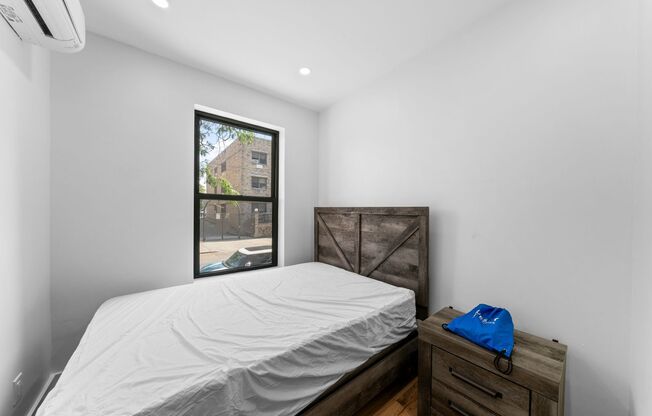 3 beds, 1.5 baths, 602 sqft, $4,200, Unit 1