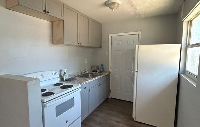 Perfectly located, central Sarasota unit for rent