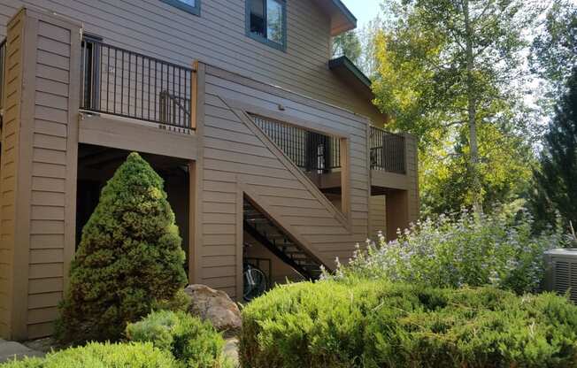 Exterior and landscaping at university west apartments in flagstaff az