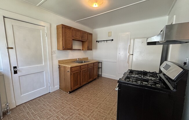 2 beds, 1 bath, 1,100 sqft, $3,000, Unit 1