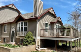 Light & Bright End Unit Townhouse!