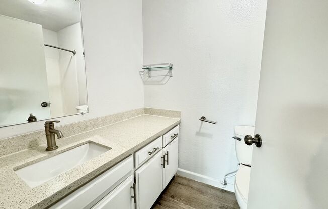 2 beds, 1.5 baths, $2,395, Unit Unit #6