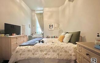 3 beds, 1 bath, $5,200, Unit 1