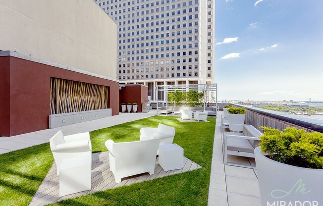 1 bed, 2 baths, $6,000, Unit 15F