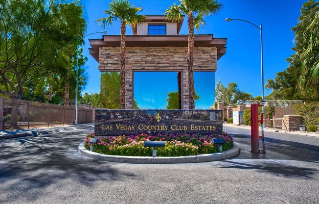 CUSTOMIZED 3 BEDROOM HOME IN GUARD GATED LAS VEGAS COUNTRY CLUB!!