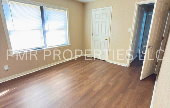 2 Bedrooms/1 Bathroom House