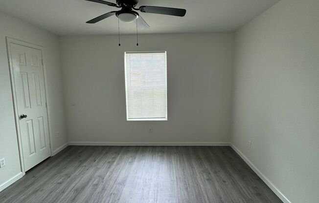 2 beds, 1 bath, $745, Unit Apt. 6