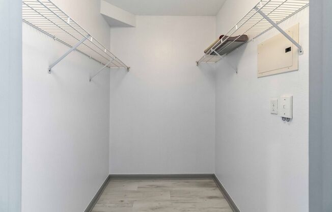 2 beds, 2 baths, $2,795, Unit Unit 1013