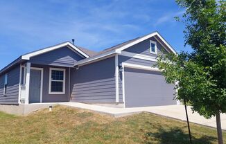 4 beds, 2 baths, $1,595