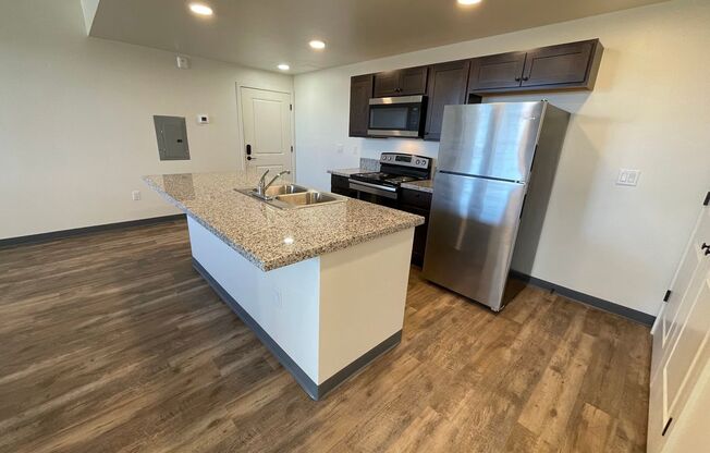 1 bed, 1 bath, 631 sqft, $1,640, Unit Unit 213