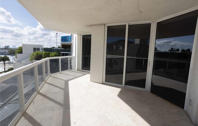 4779 Collins Ave