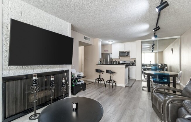 421 S. Lafayette Park